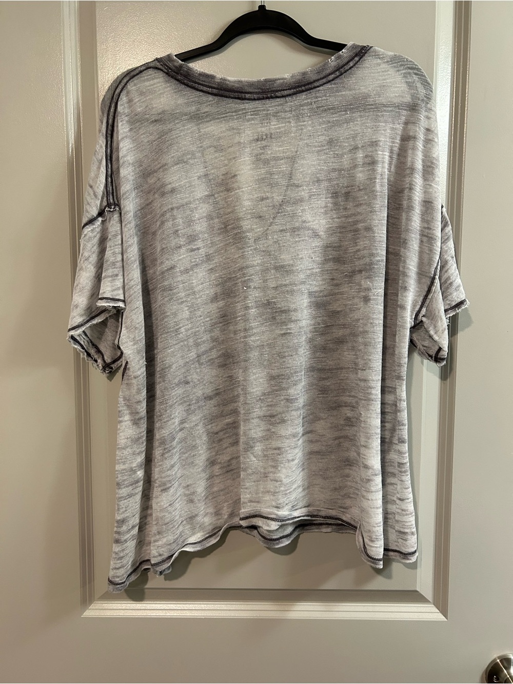 We The Free Jordan Heathered Gray Short Sleeve V-Notch Tee - Picture 3 of 3